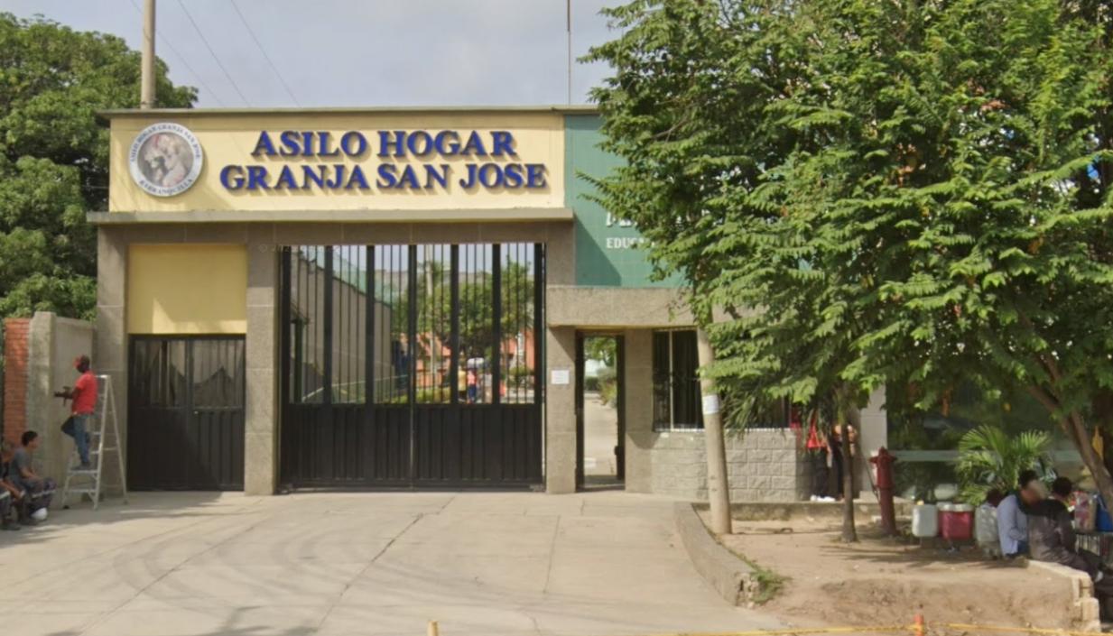 Fachada del Asilo Granja San José. 