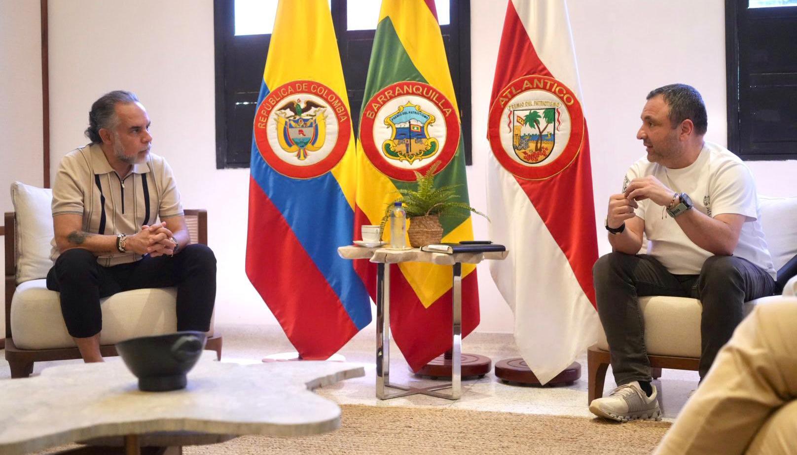 El Ministro del Interior, Armando Benedetti, y el jefe de la Oficina de Seguridad, Yesid Turbay.