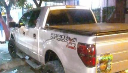 La camioneta implicada en el accidente de tránsito. 