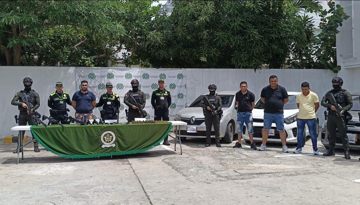 La Policía se encargó del operativo contra estas personas en el barrio La Cumbre. 