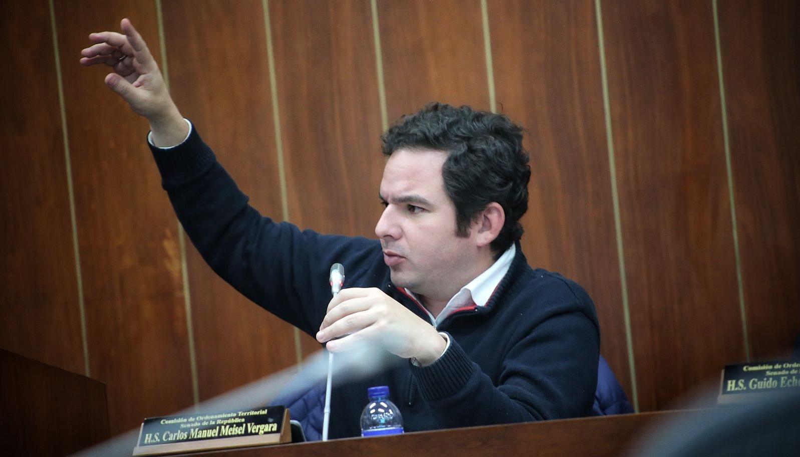 Senador Carlos Meisel.