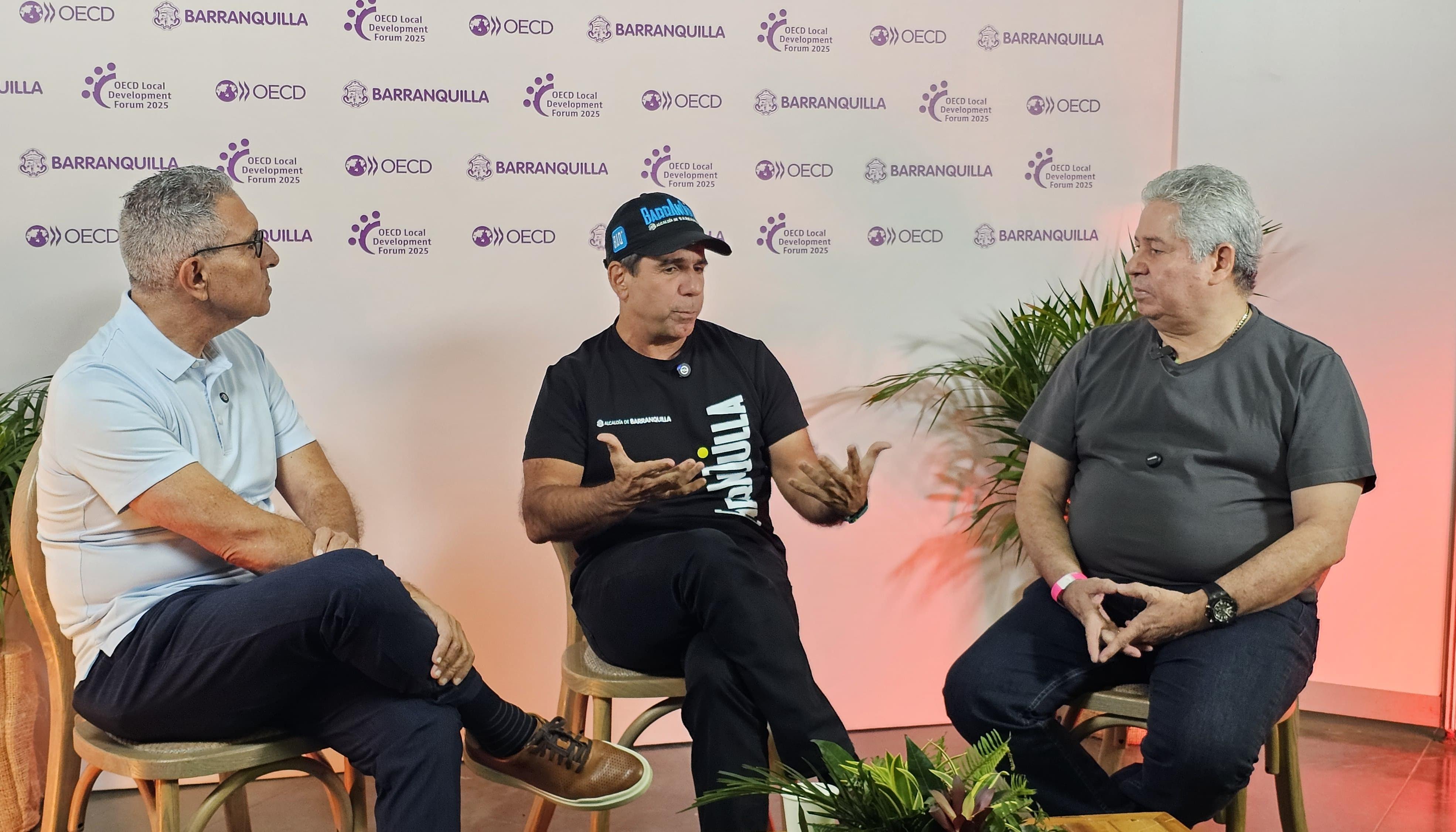 Alcalde Alejandro Char en entrevista con Jorge Cura y Laurian Puerta, director de Emisora Atlántico y editor de Zona Cero, respectivamente. 