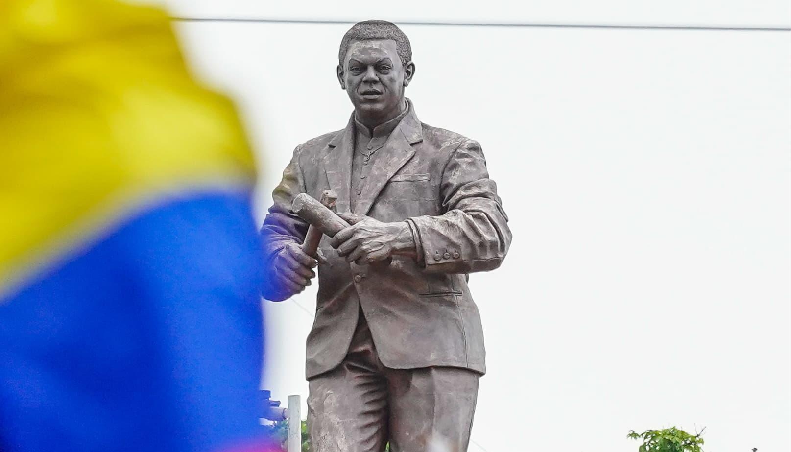 El monumento del Joe Arroyo está ubicado en carrera 46 con calle 72 junto a la estación de Transmetro que lleva su nombre. 