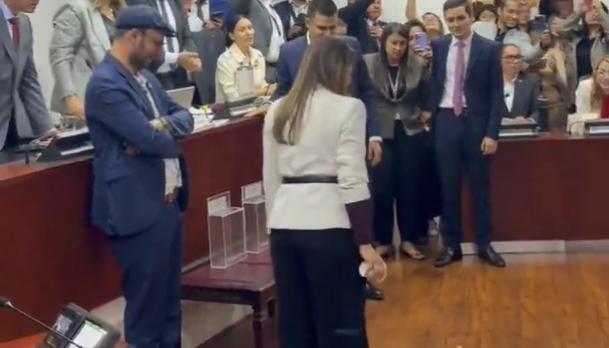 Lanzamiento de la moneda.