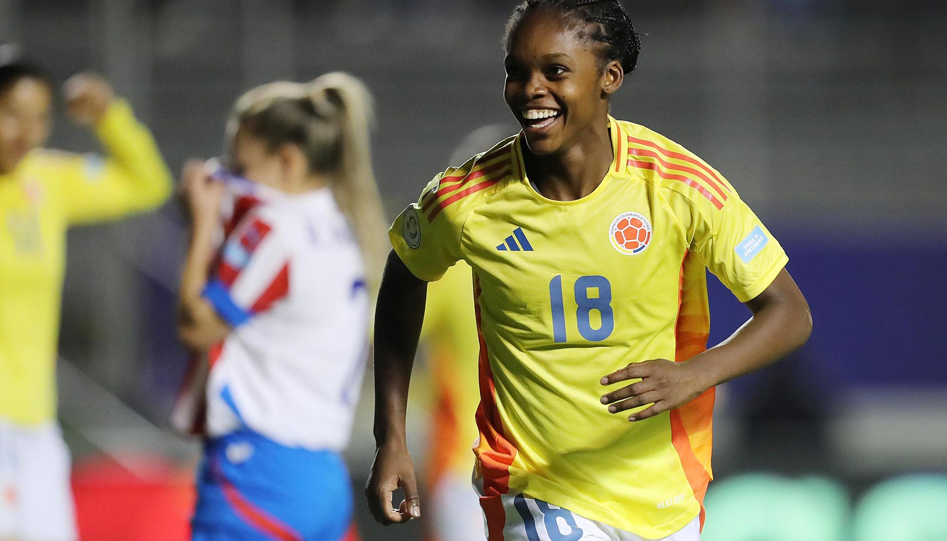 Linda Caicedo tras anotar uno de los goles. 
