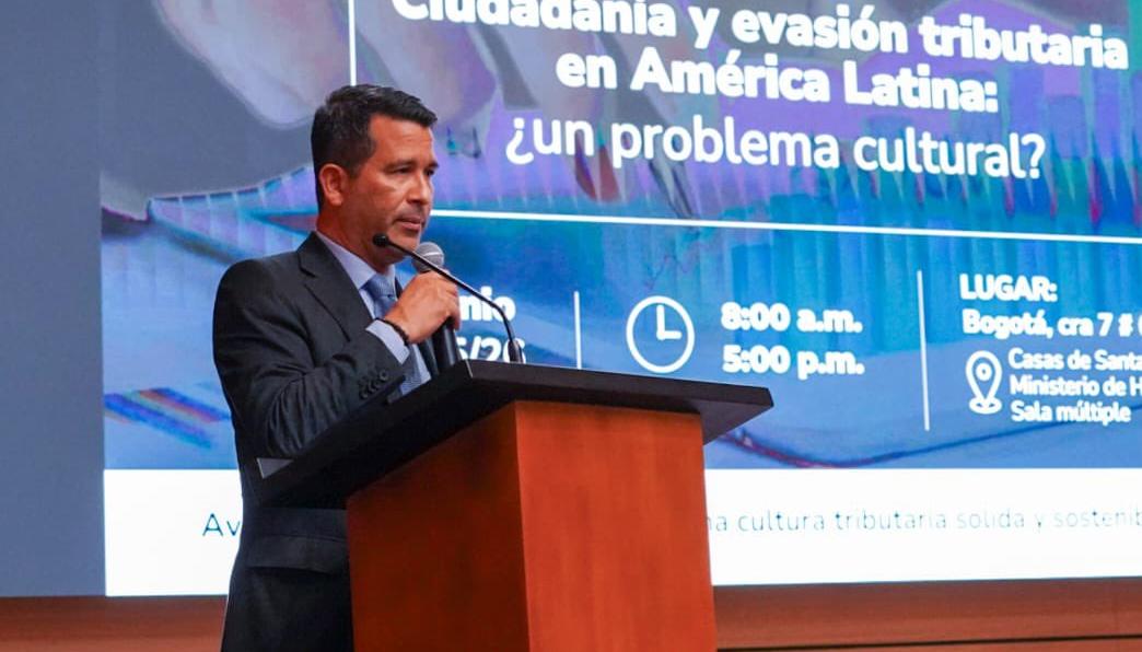 Luis Eduardo Llinás, director (e) de la Dian.