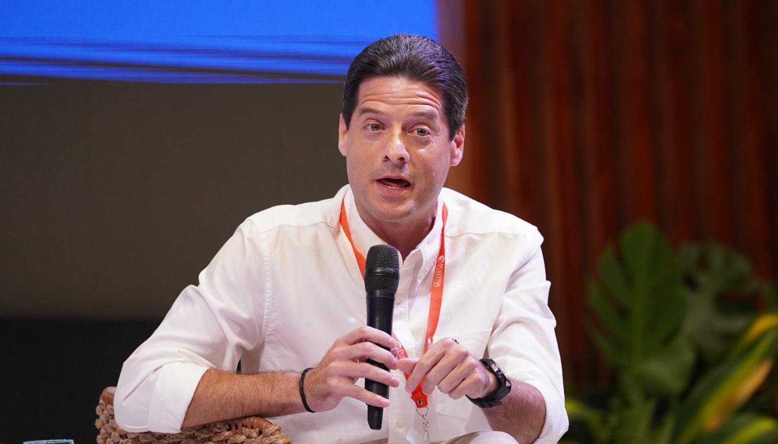 Senador Mauricio Gómez Amín.