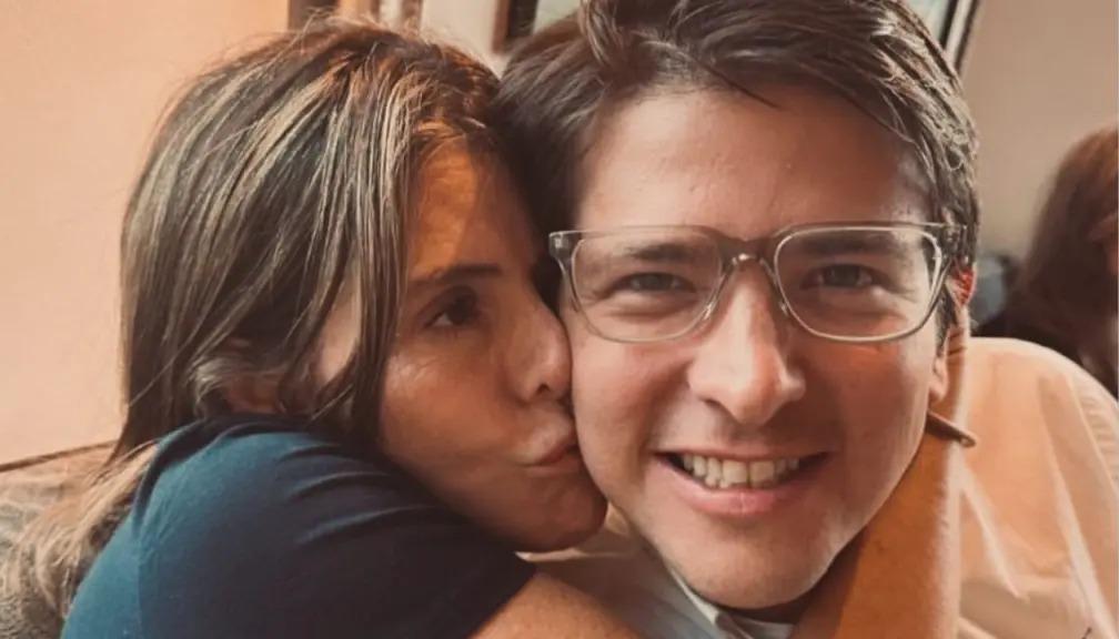 María Carolina Hoyos Turbay y su hermano Miguel Uribe Turbay.