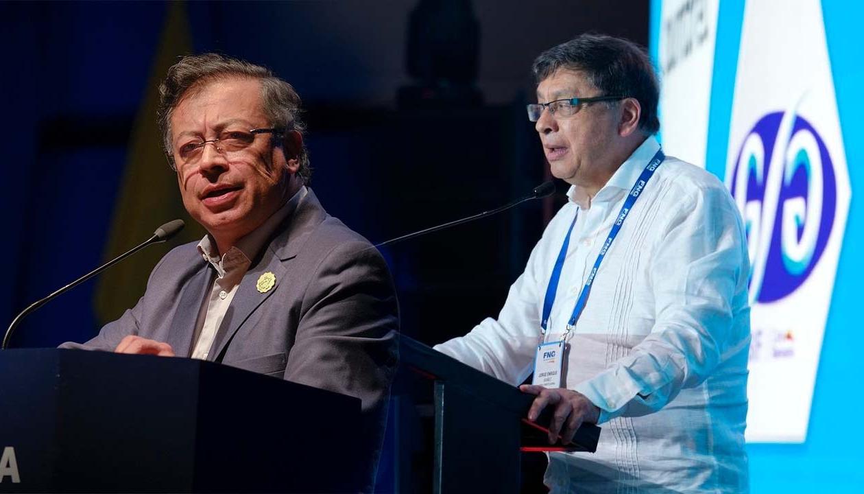 El Presidente Gustavo Petro y el magistrado Jorge Ibáñez.
