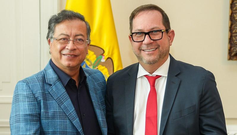 El Presidente Gustavo Petro y el presidente del Senado, Lidio García.