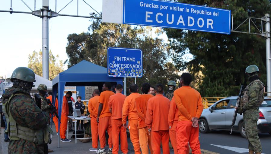 Algunos de los presos deportados.