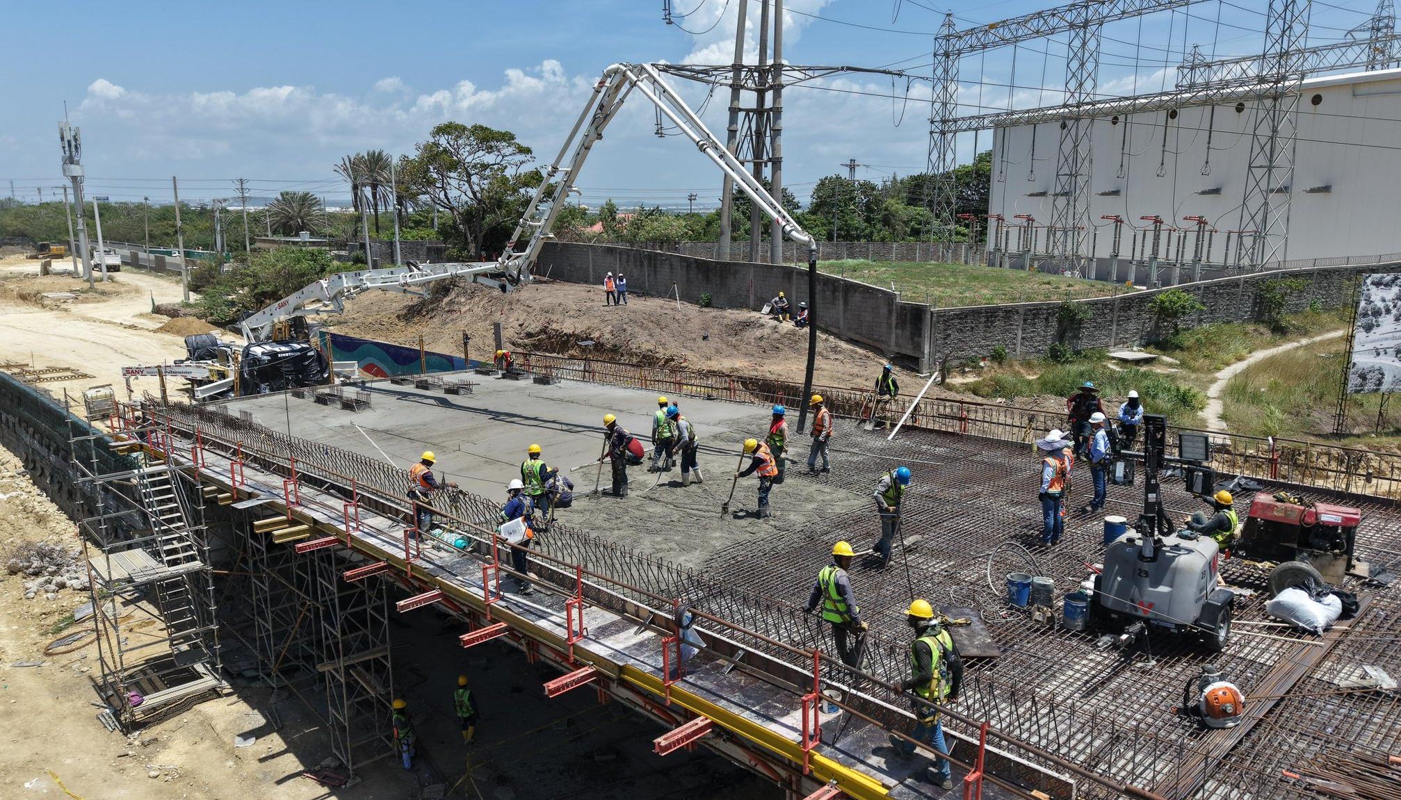 Puente que hace parte del intercambiador vial.
