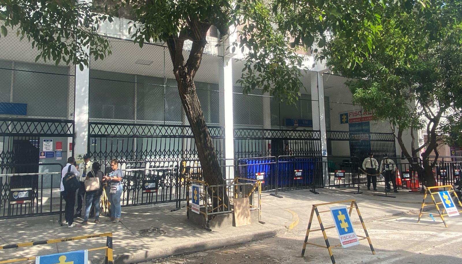 Tanto el docente como la abuela de la menor fueron conducidos a la URI de al Fiscalía. 