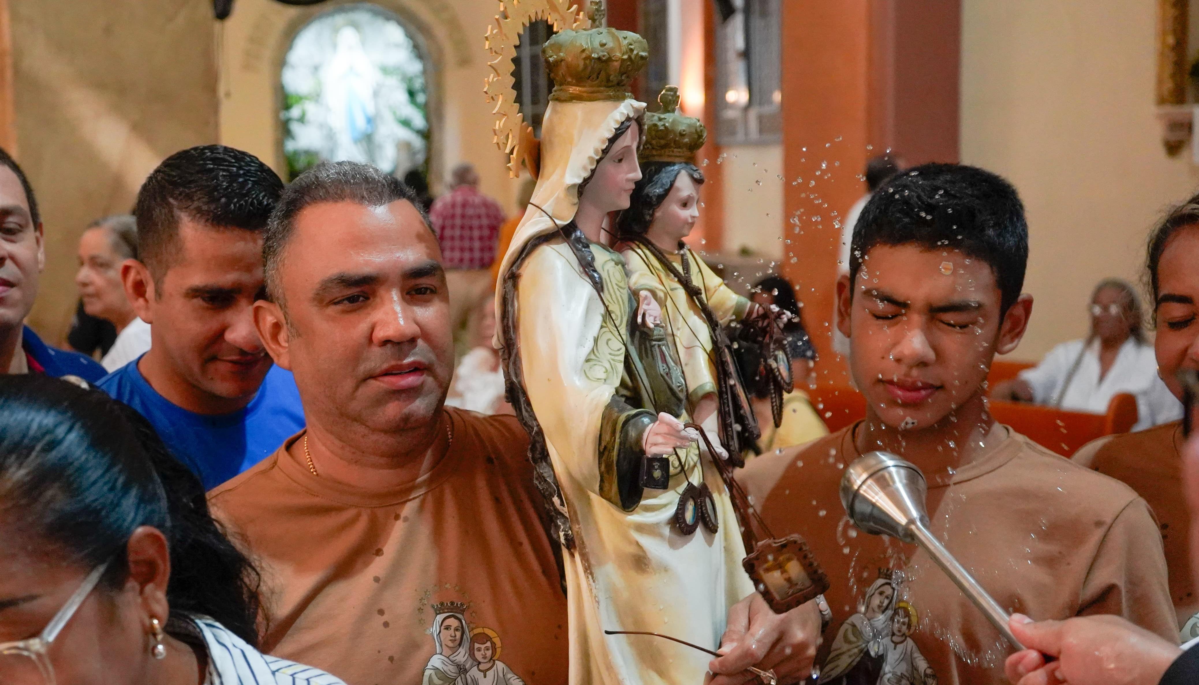 Devotos cumplieron la cita con la Virgen del Carmen.