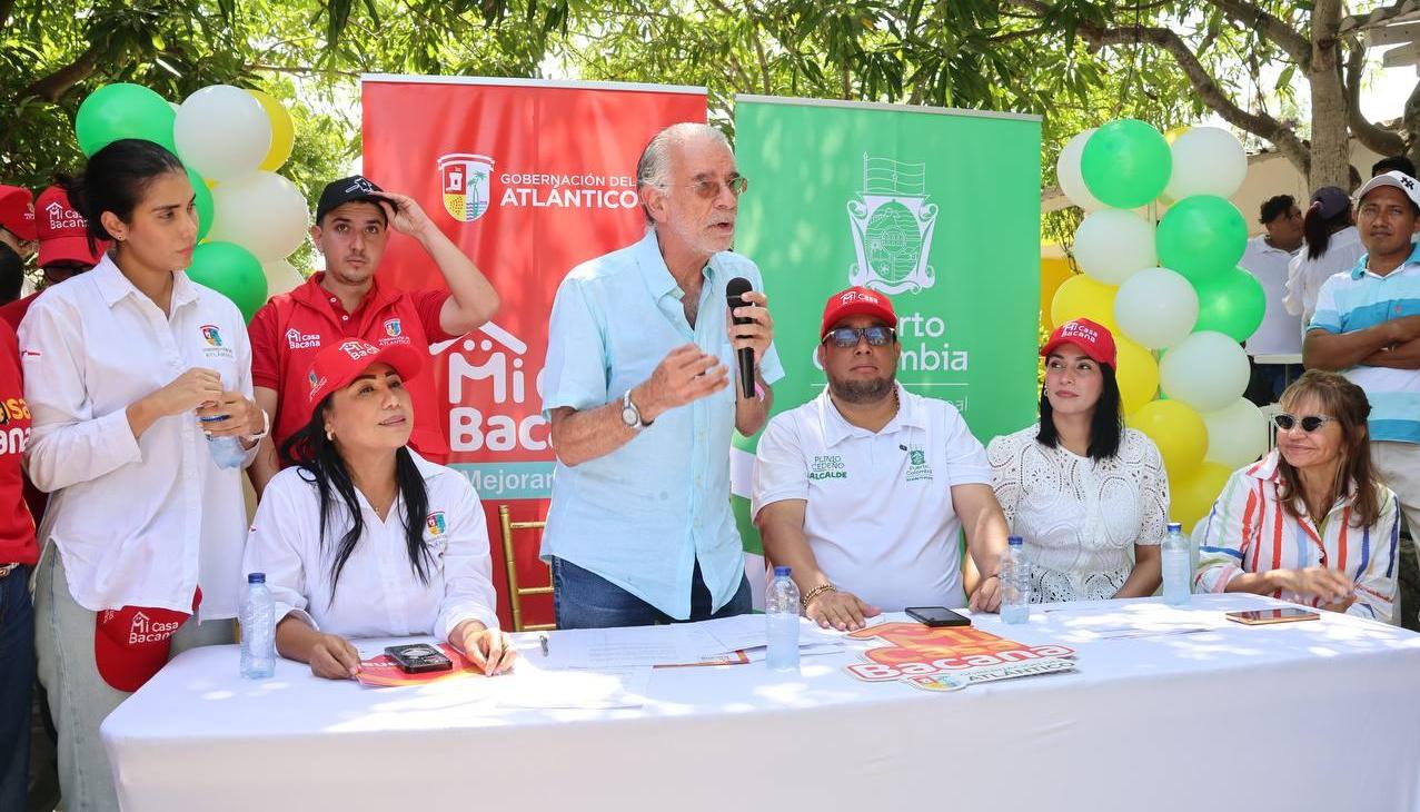Gobernador Eduardo Verano durante la puesta en marcha de mejoramiento de viviendas.