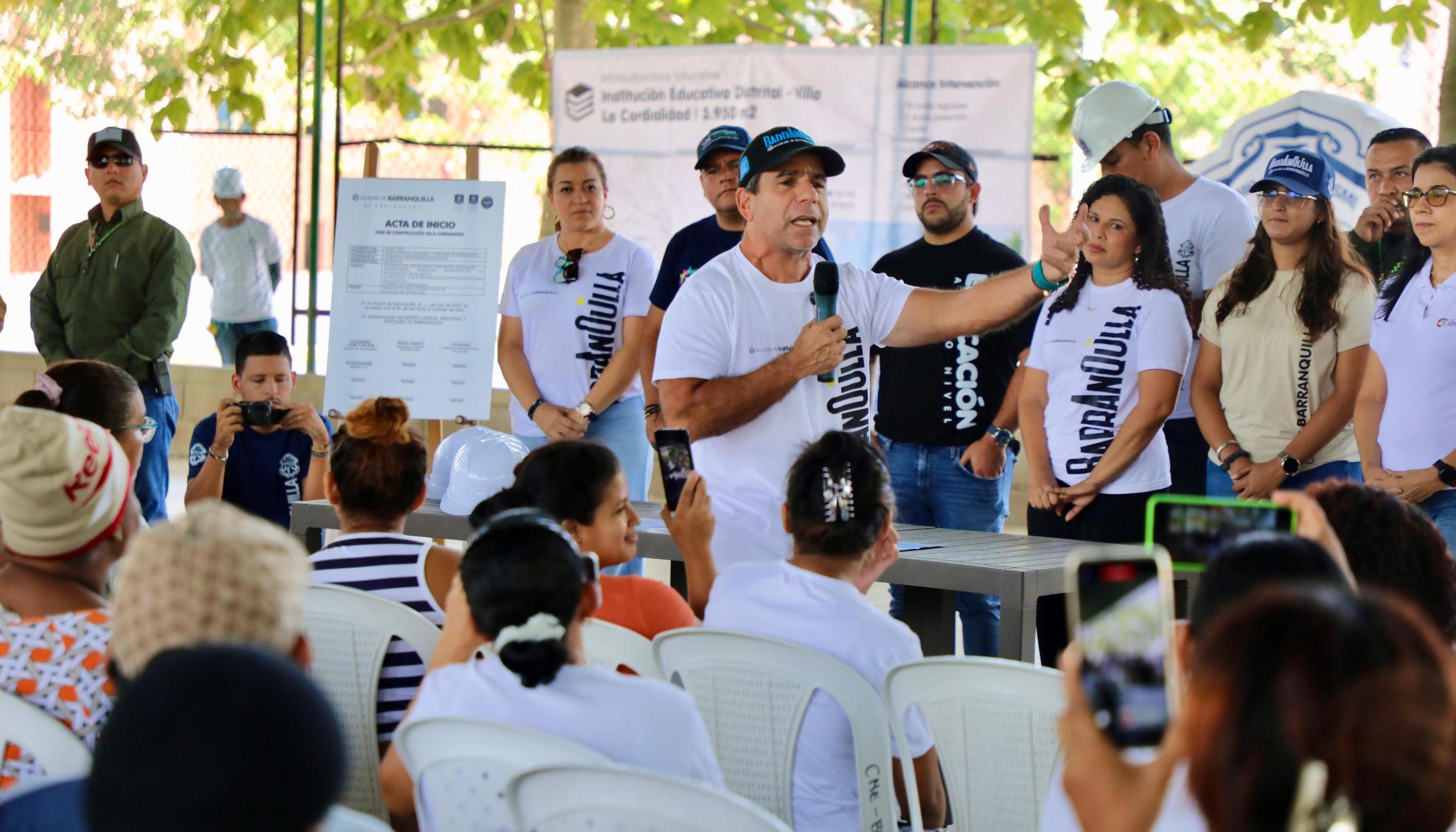 Alcalde Alejandro Char durante el anuncio de las obras.