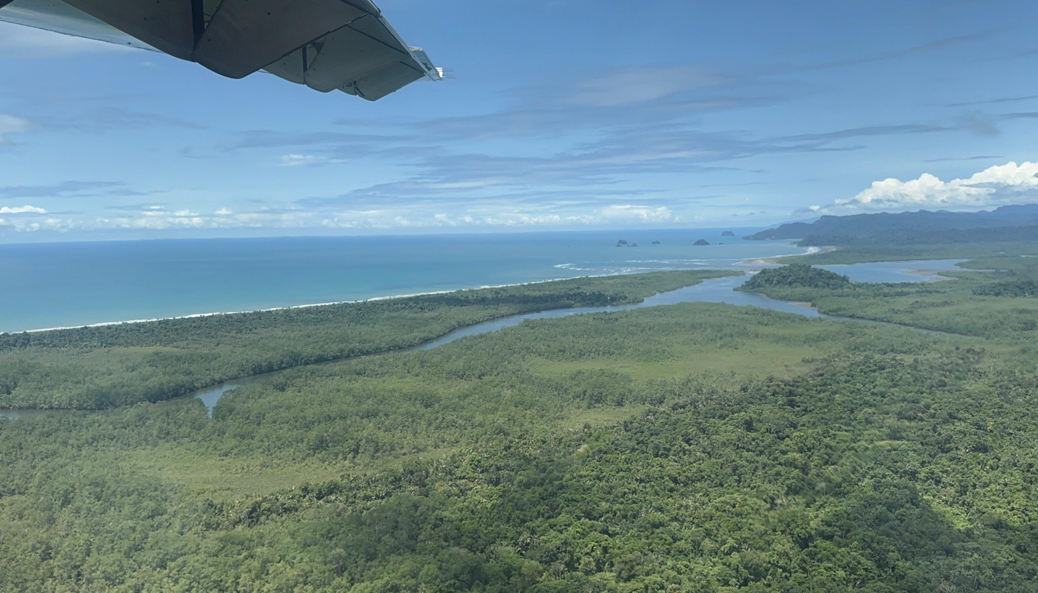 Sobrevuelo y monitoreo de la Aerocivil en Nuquí.