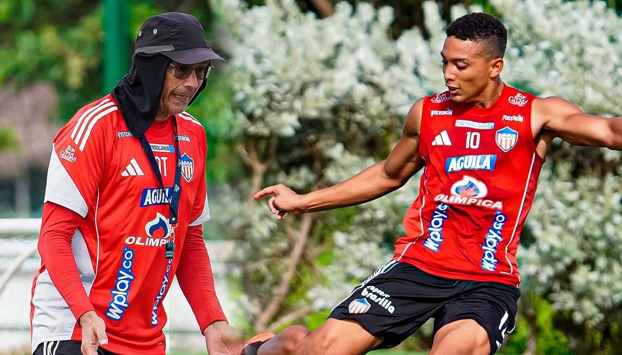 El técnico Alfredo Arias y Jordan Barrera, quien iría al Botafogo de Brasil.