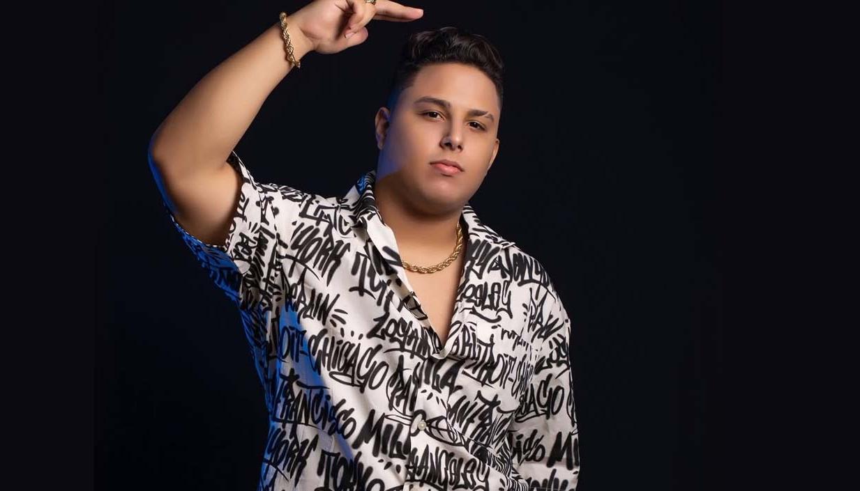 Lyan Galindo, cantautor. 