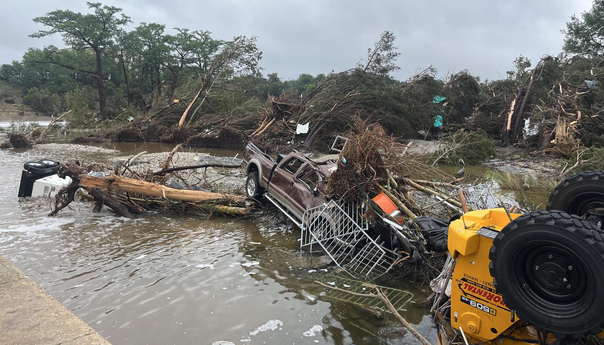 inundaciones en el área rural de Kerrville