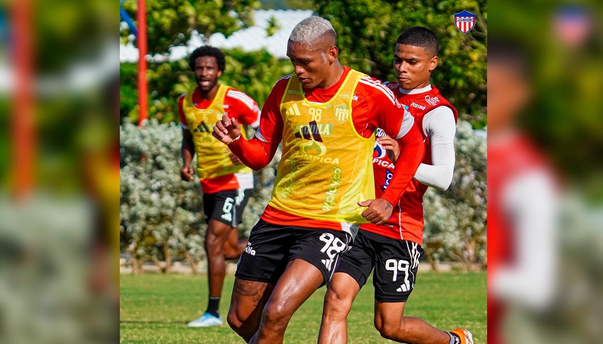 Jermein Peña volverá a hacer pareja de centrales con el paraguayo Javier Báez. 