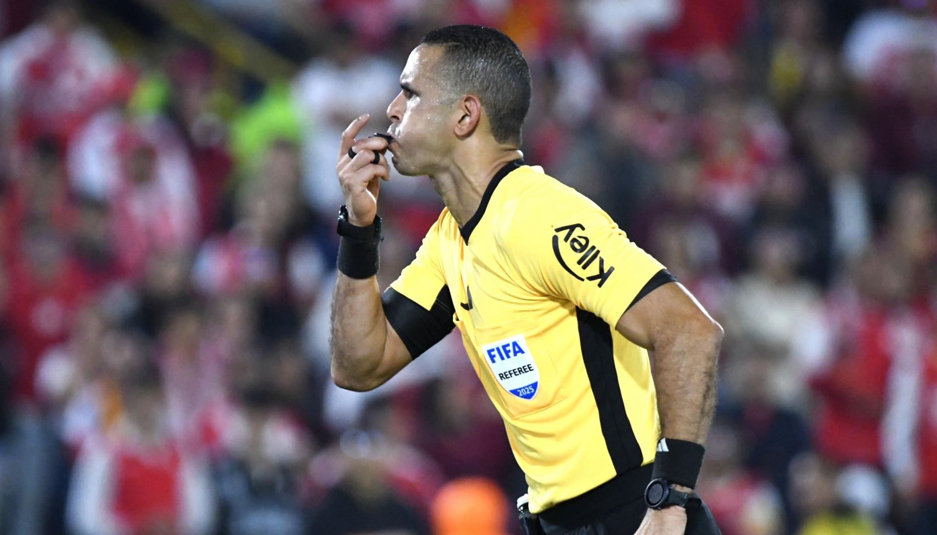 Carlos Ortega, árbitro cartagenero denunciado por la dirigencia del Medellín.