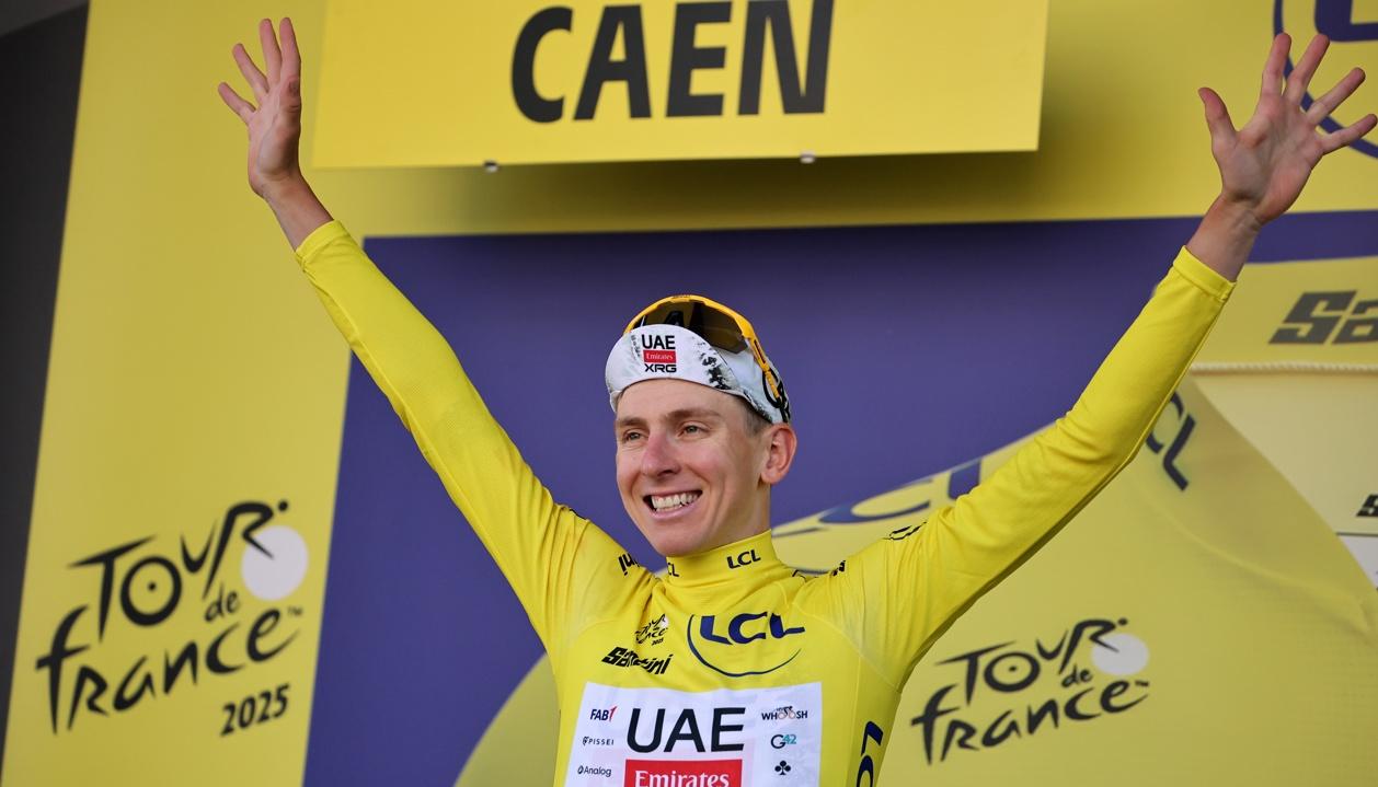 El esloveno Tadej Pogacar supera por 42 segundos en la general a Evenepoel.