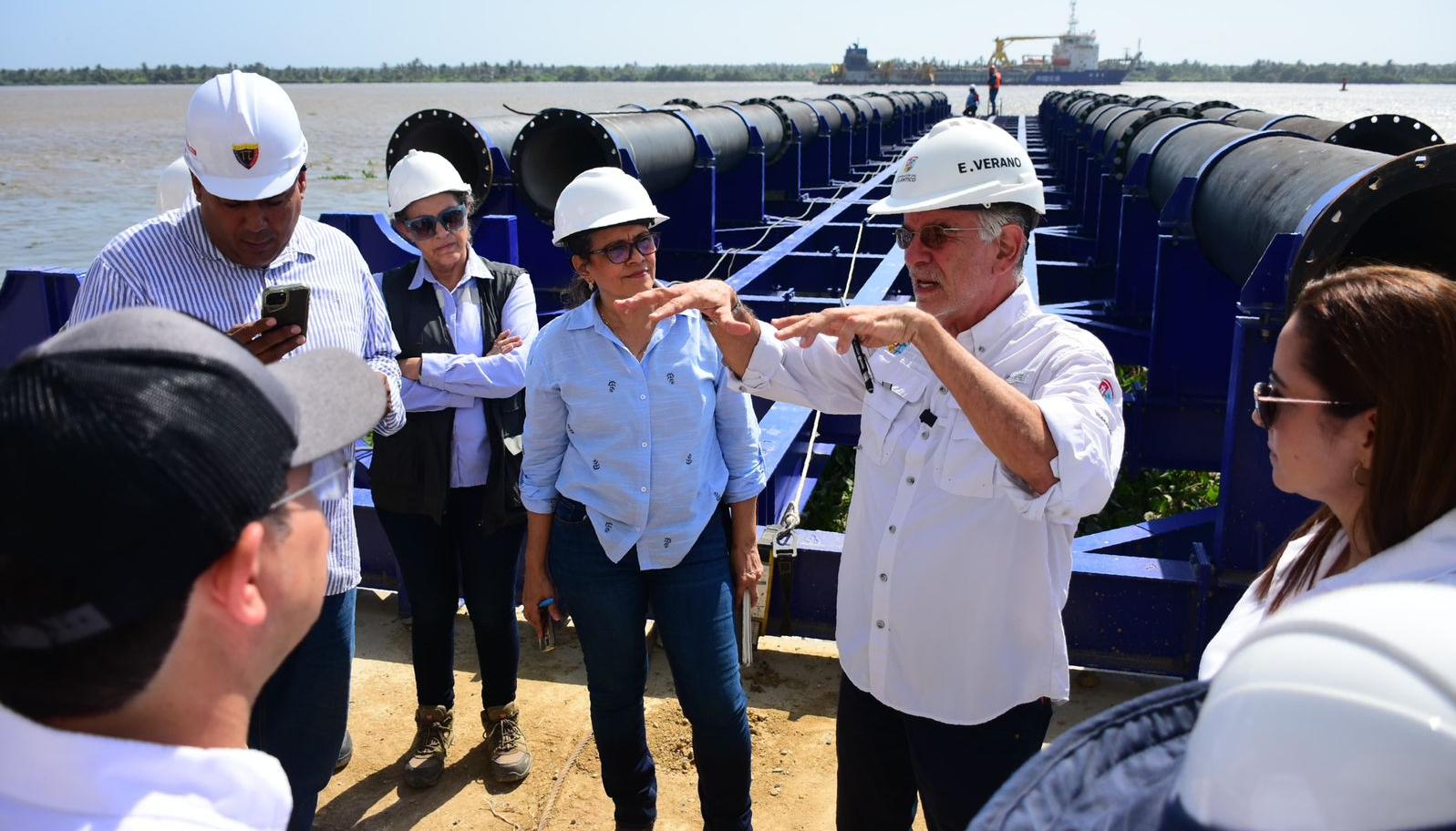 Gobernador Eduardo Verano durante la inspección de las obras.