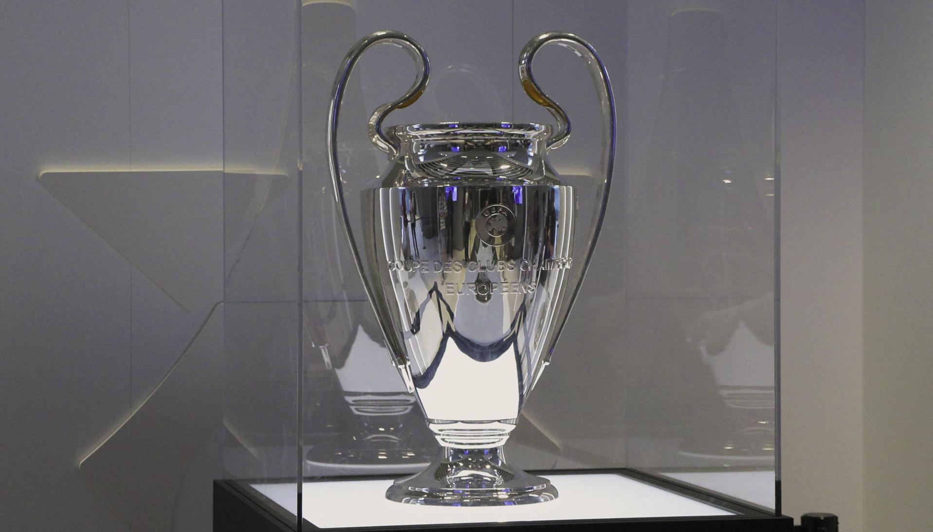 Trofeo de la Champions League en París.