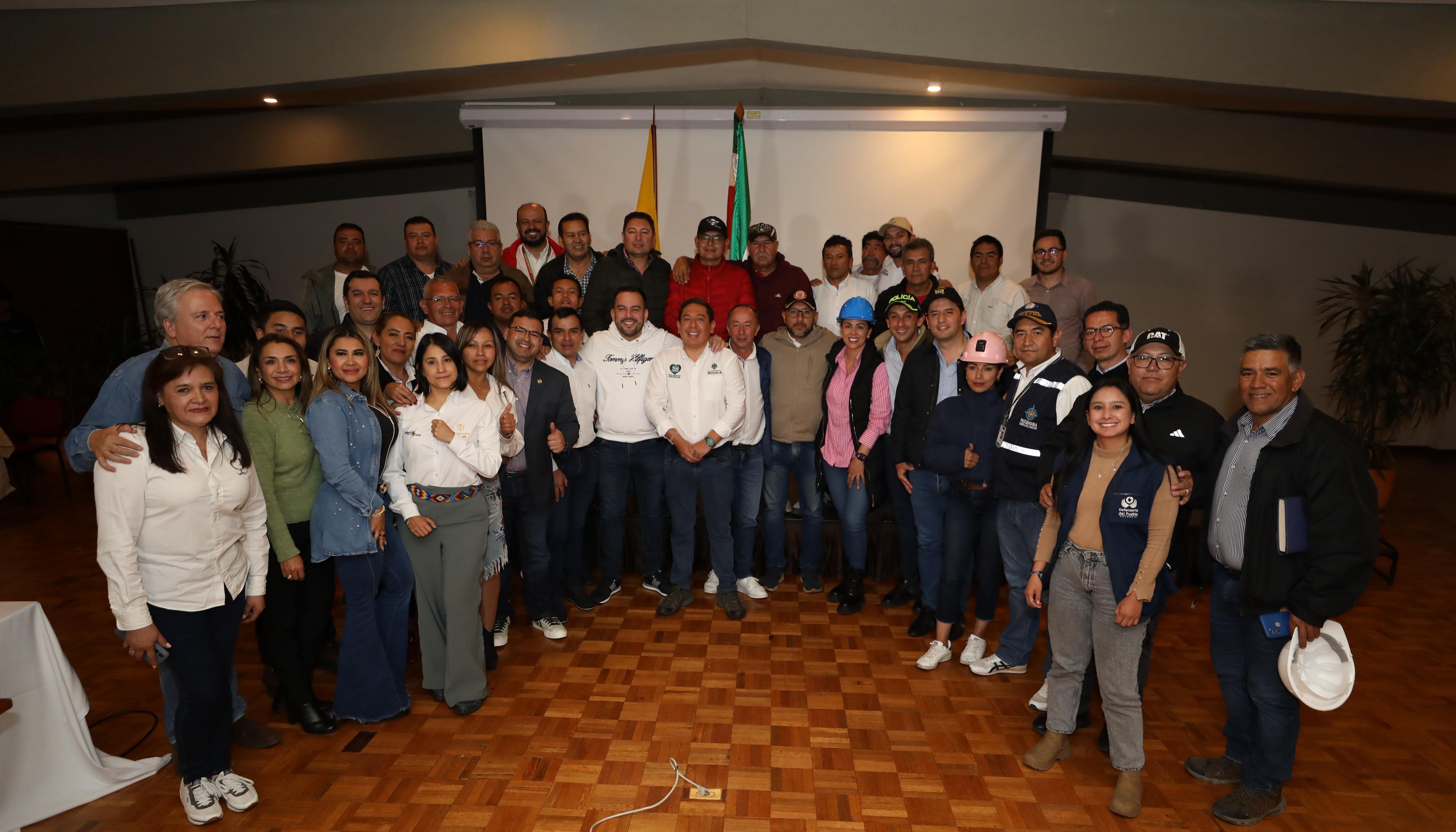 Mesa de trabajo entre Gobierno y mineros. 