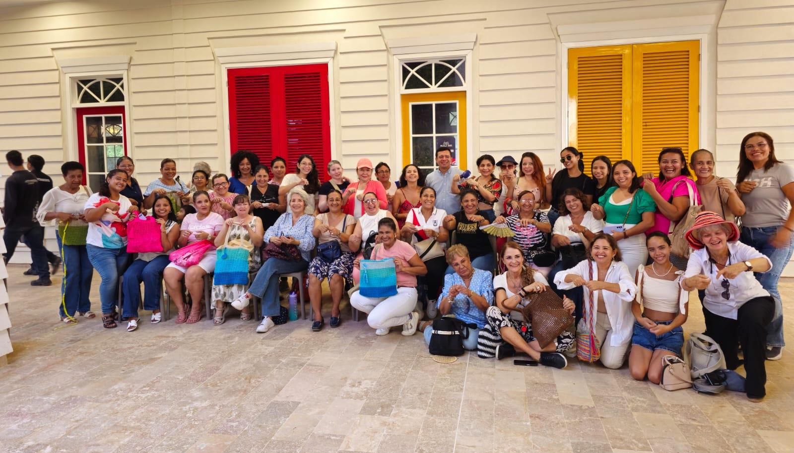 Club de Tejedoras en Puerto Colombia. 