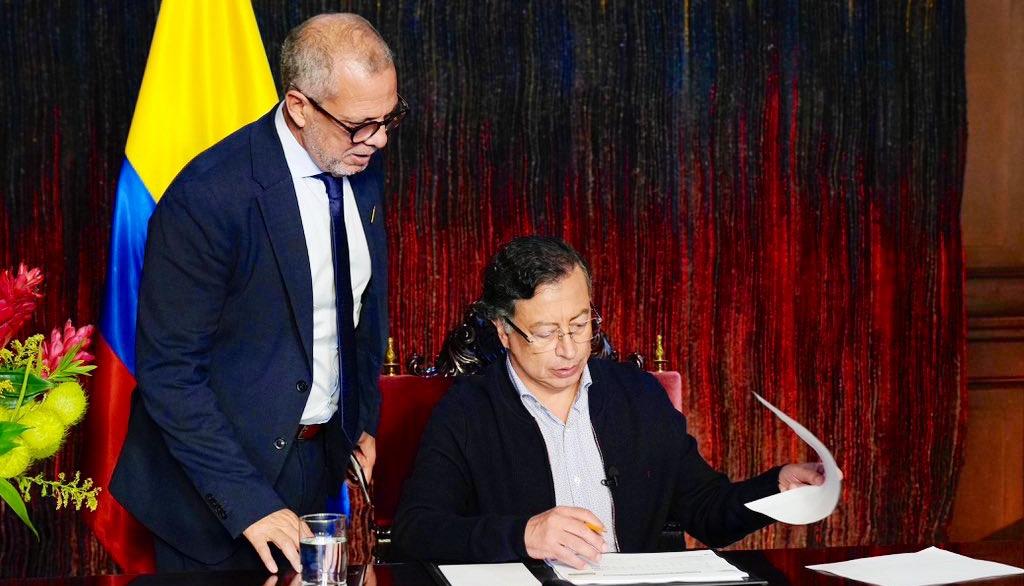 Alfredo Saade con el Presidente Gustavo Petro.