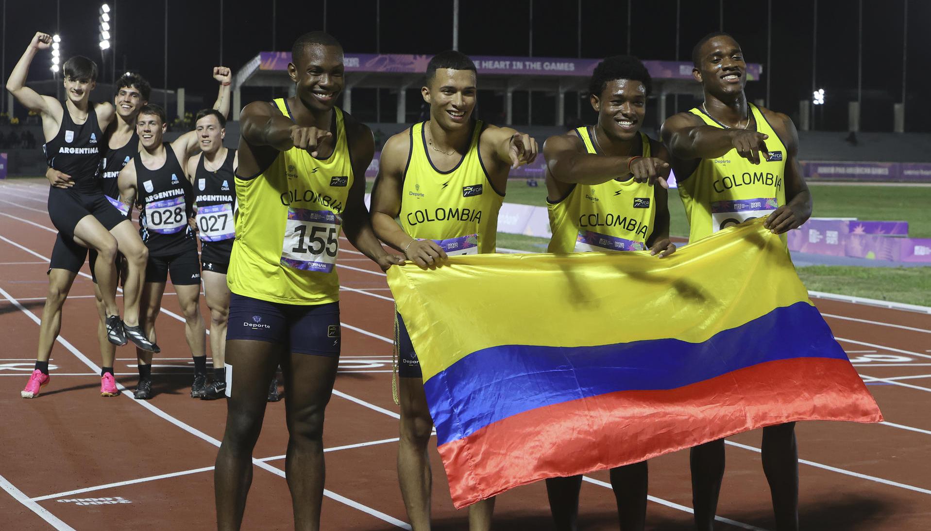 Carlos Flórez, Enoc Marún, Oscar Baltán y Ronal Longa conforman el equipo colombiano de relevos.