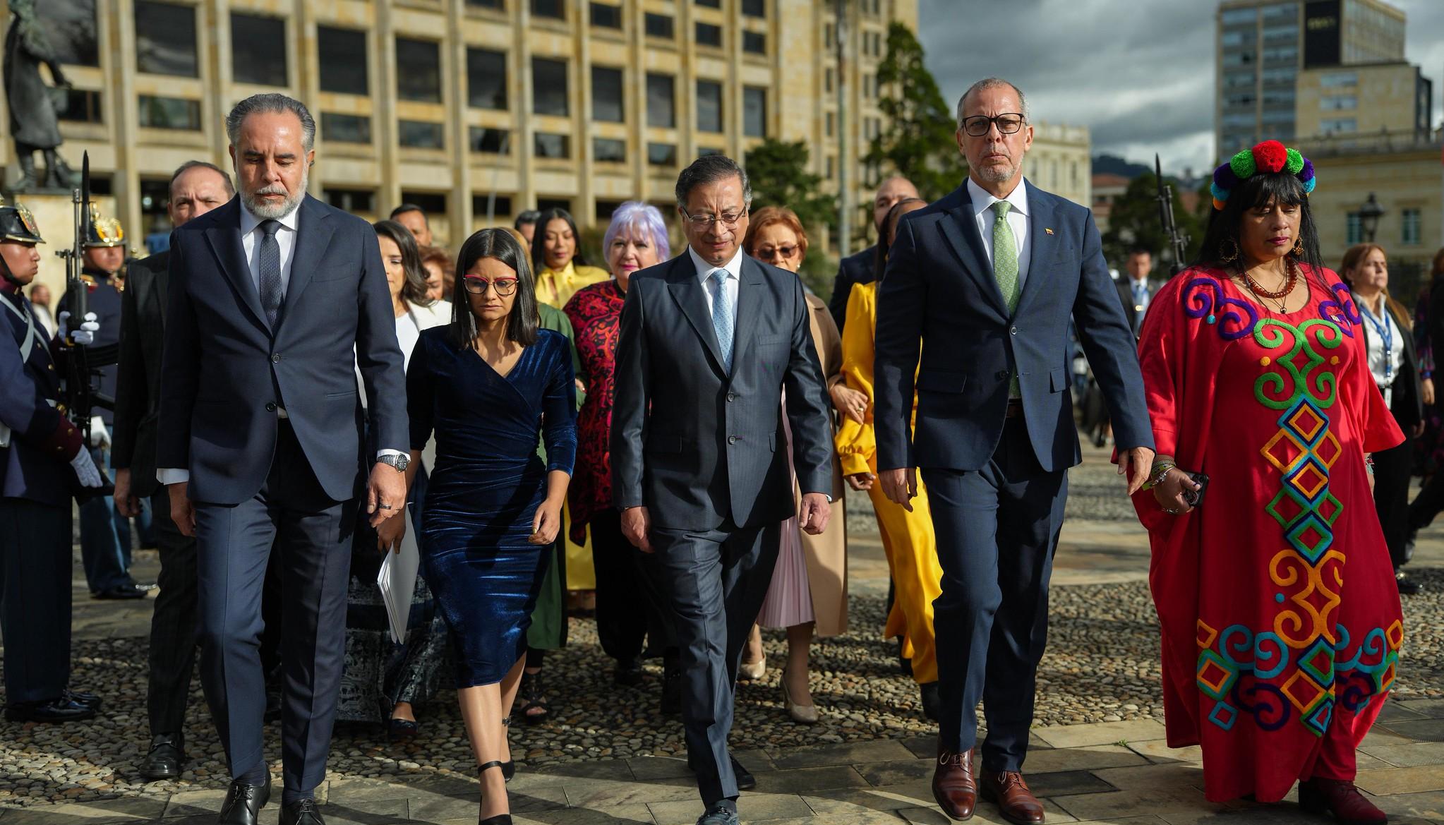 El ministro del Interior, Armando Benedetti; el Presidente Gustavo Petro, y Alfredo Saade.