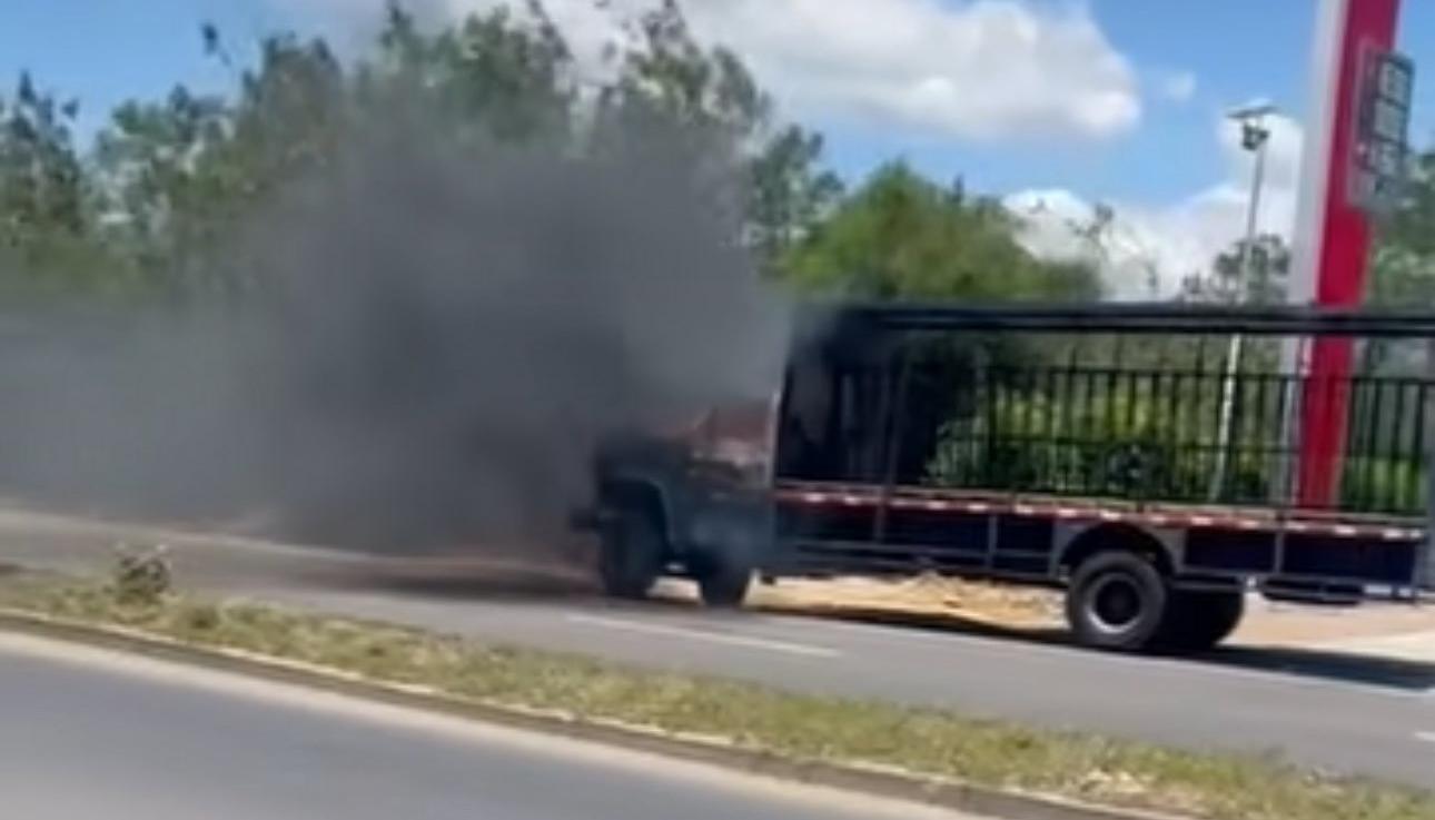 Camión quemado en Cúcuta.