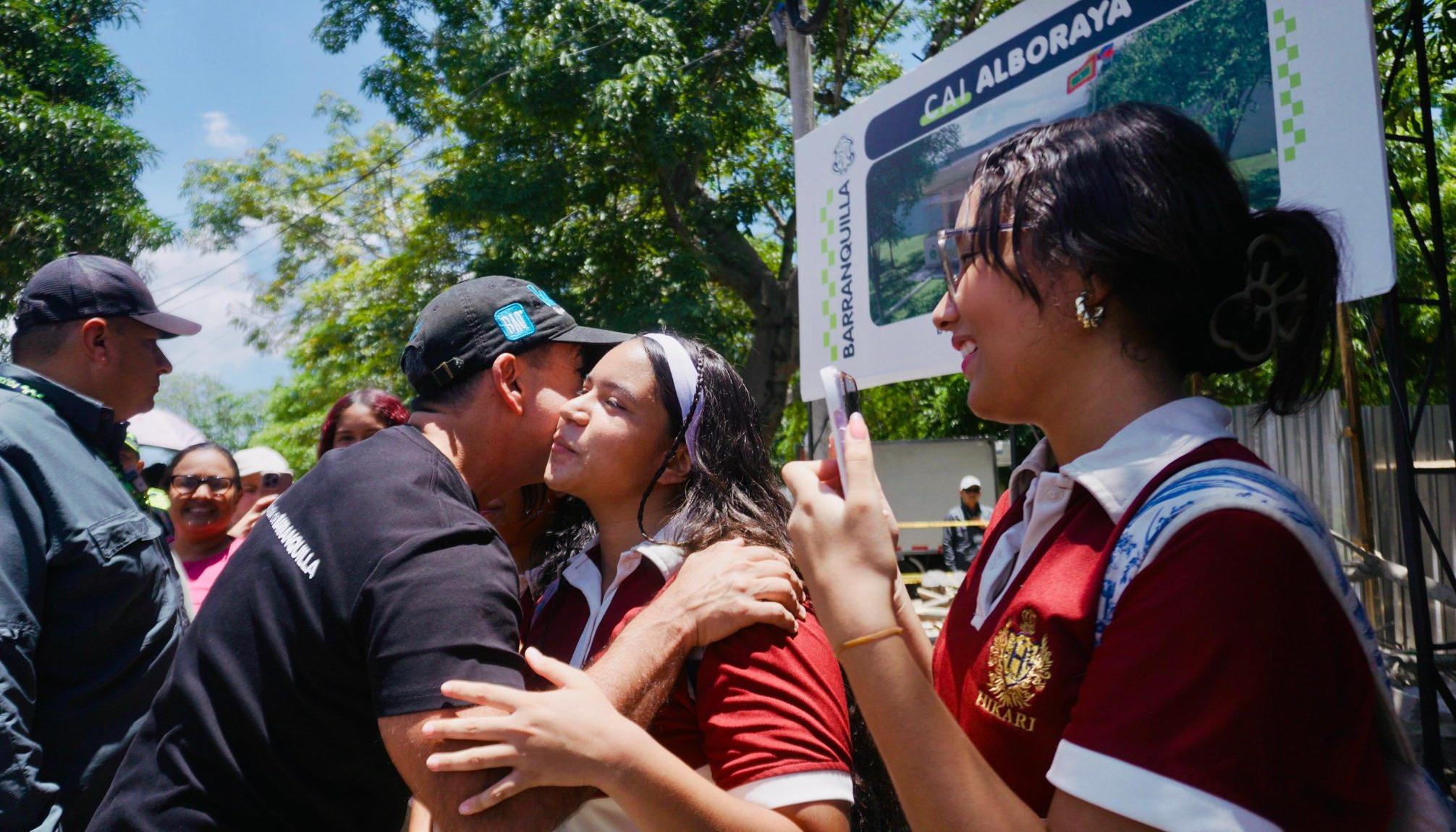 Alcalde Char en el barrio La Alboraya.