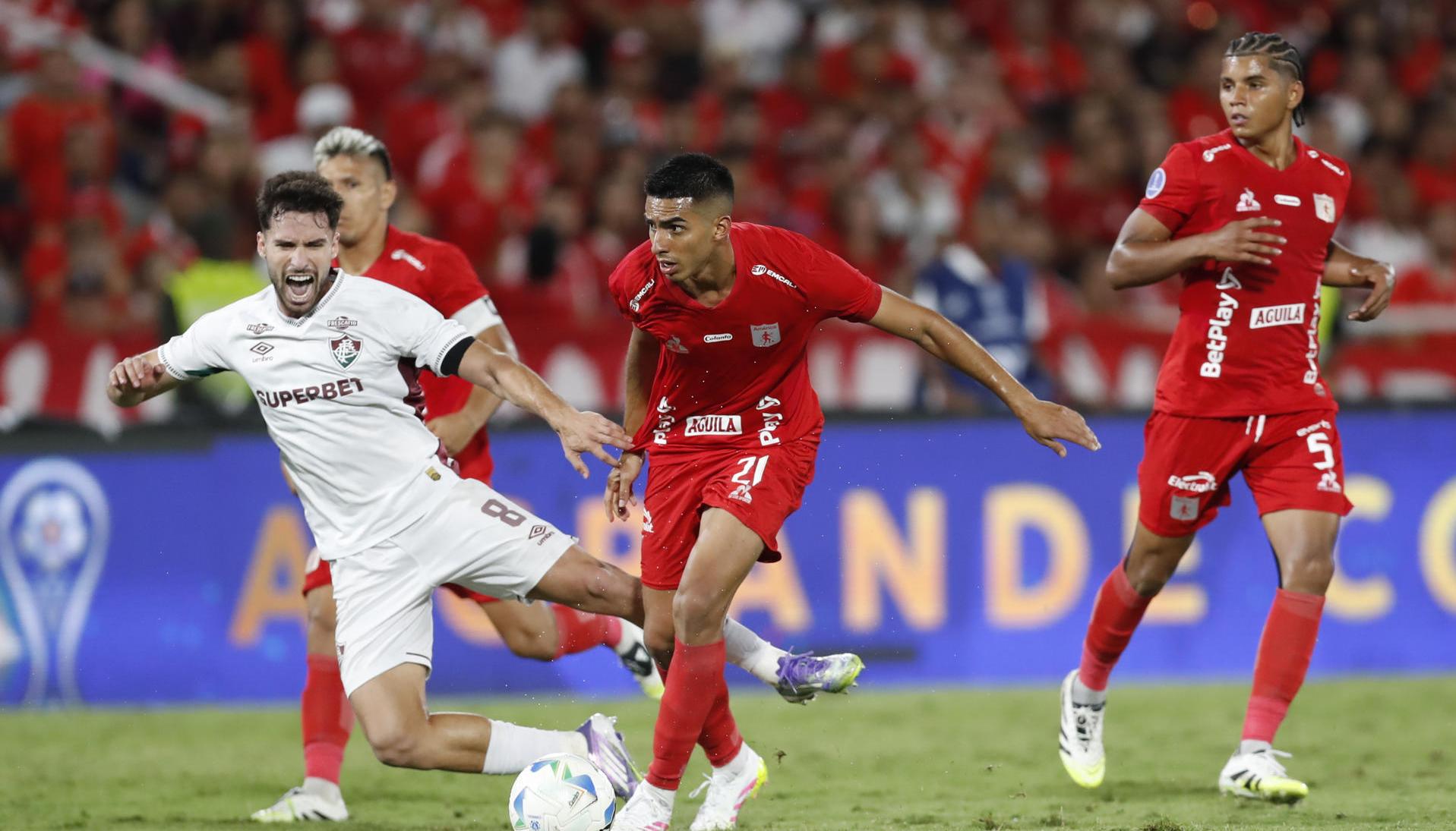 Aspecto del partido esta noche en el Pascual Guerrero, en Cali. 