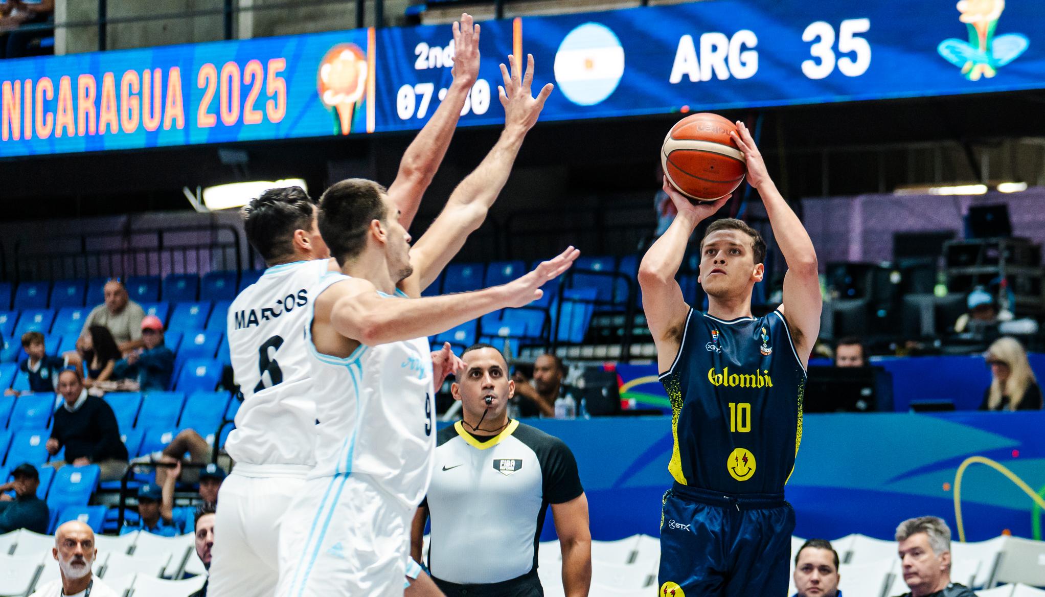 Hansel Atencia, basquetbolista colombiano.