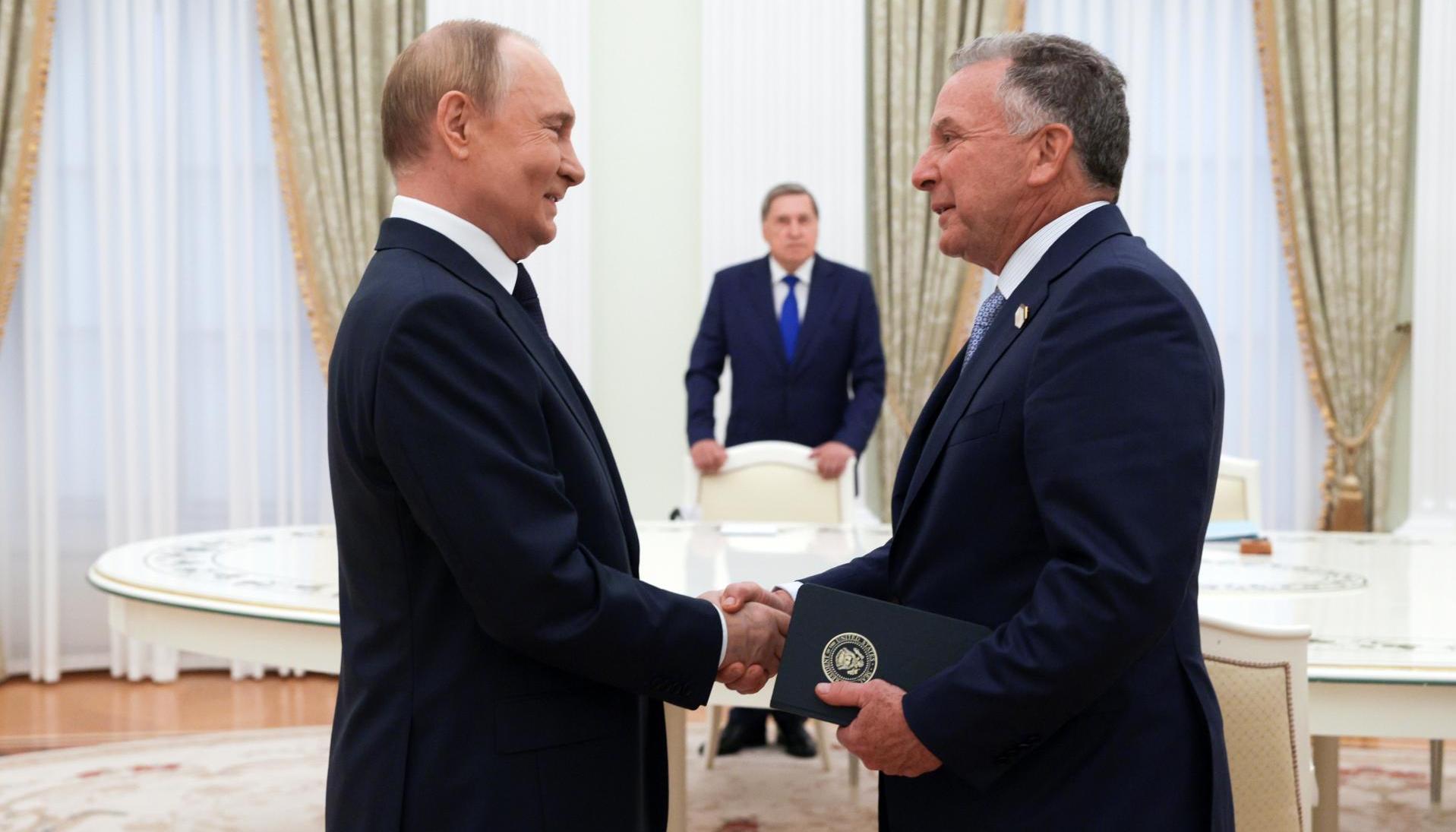 El presidente ruso, Vladimir Putin, recibe al enviado especial de Estados Unidos, Steve Witkoff.
