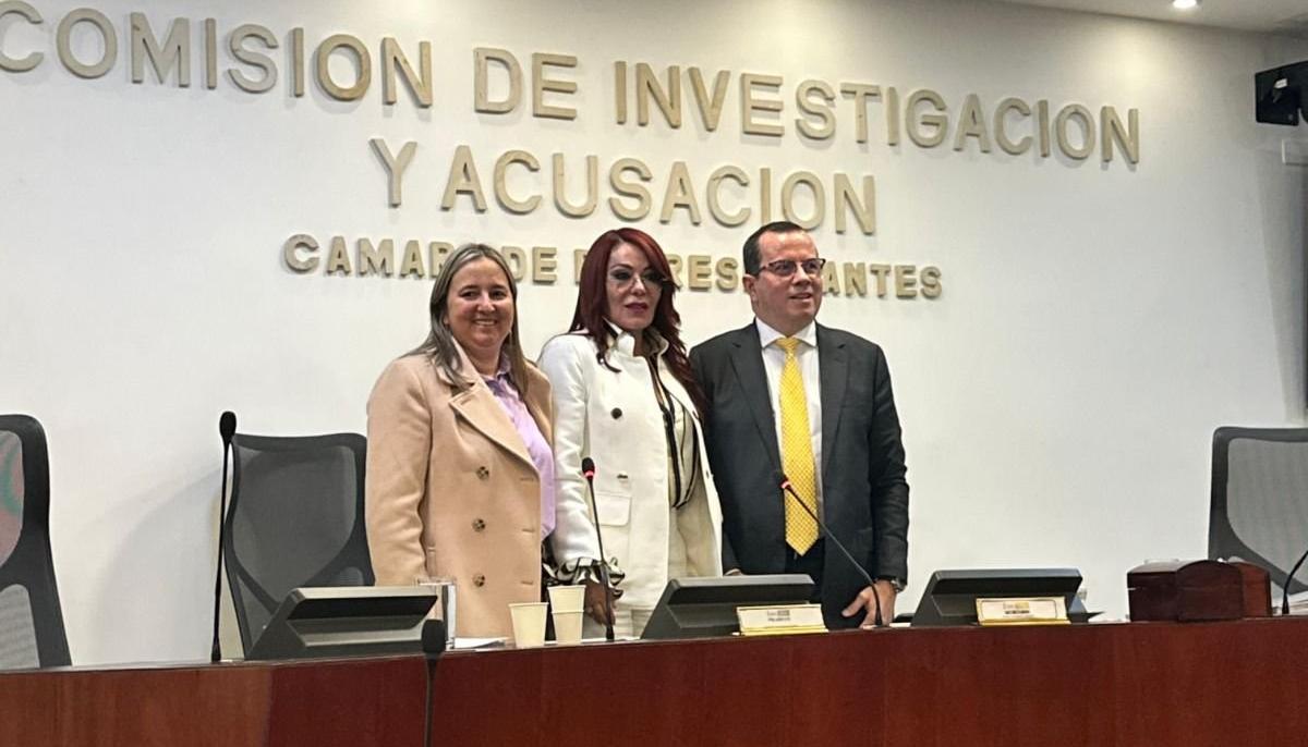 La vicepresidente María Eugenia Lopera y la presidenta de la Comisión, Gloria Arizabaleta.