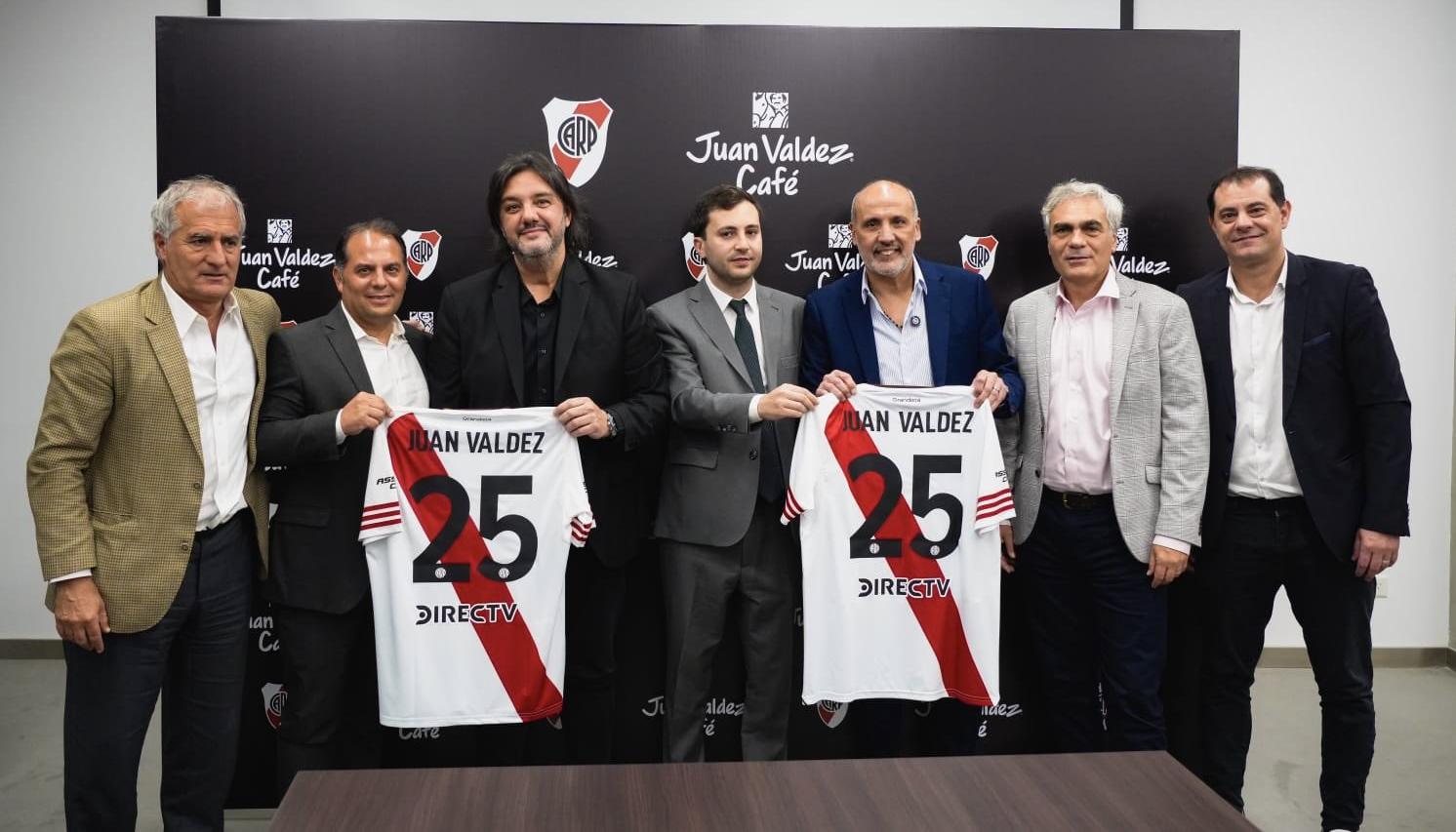 Acuerdo de patrocinio entre River Plate y Juan Valdez.