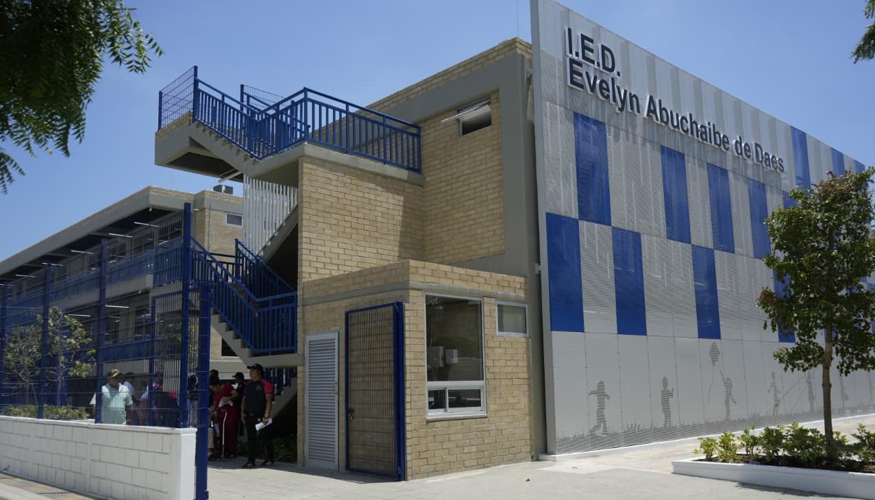 IED Evelyn Abuchaibe de Daes.