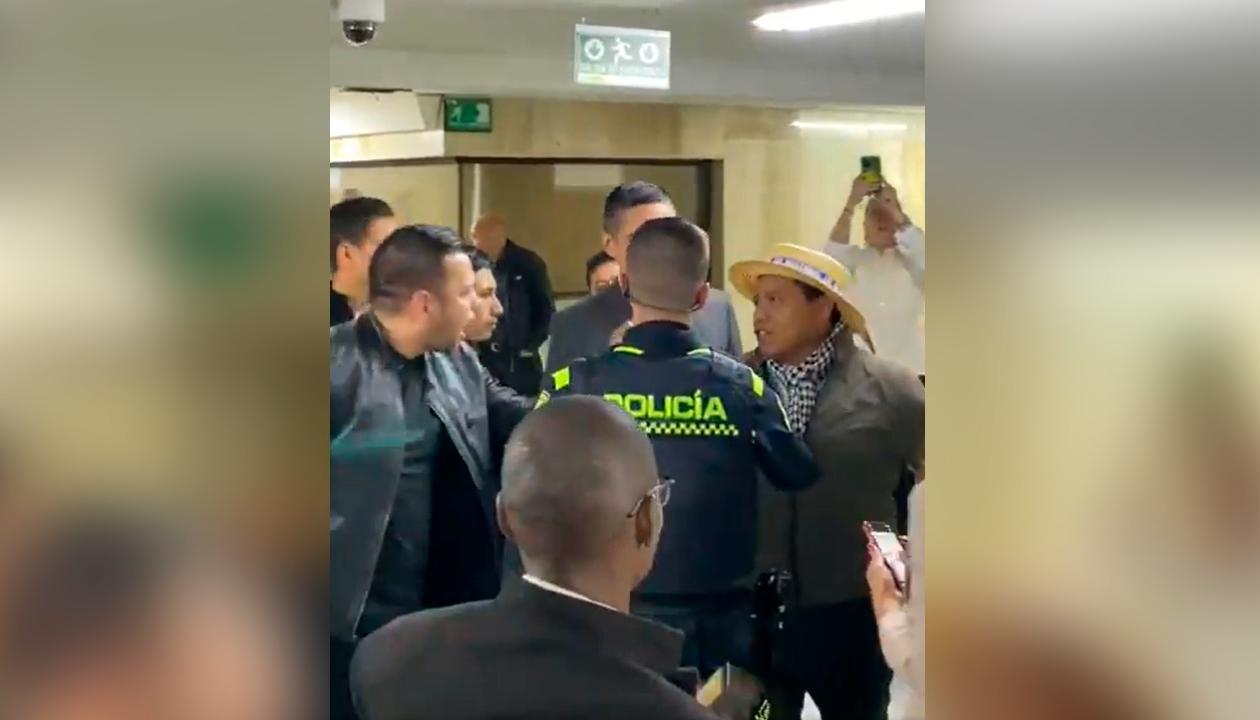 Enfrentamiento entre los congresistas Hernández y Pete.