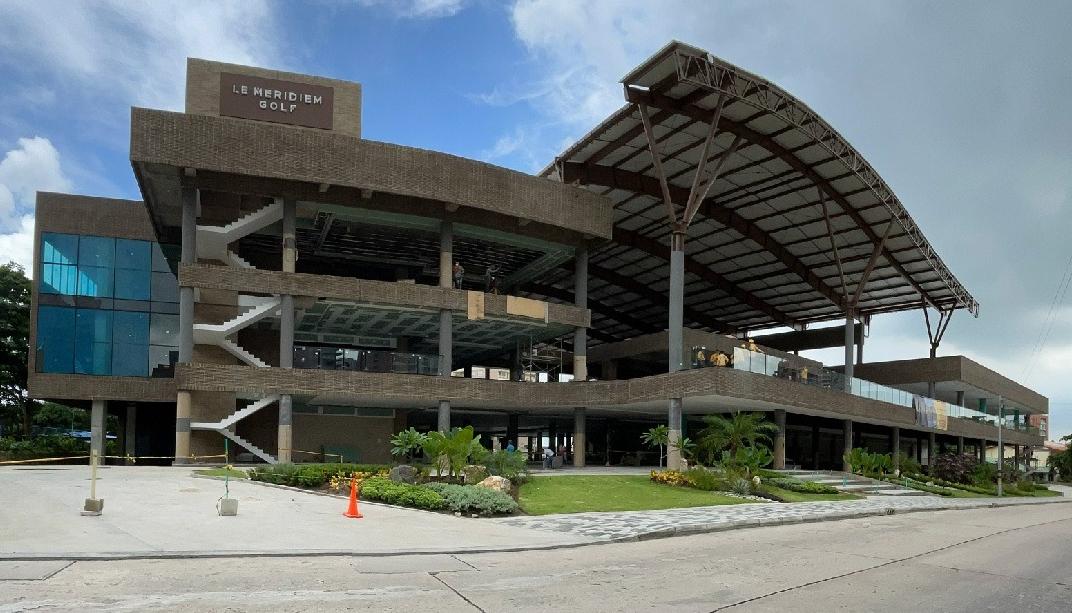 Centro comercial Le Meridiem Golf.