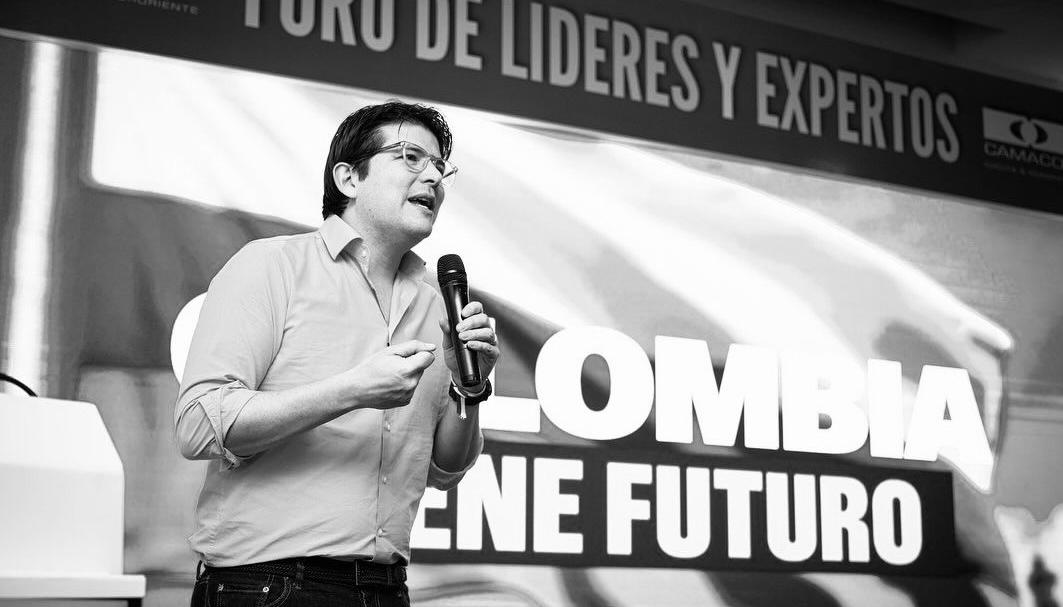 El político falleció este 11 de agosto en la Fundación Santa Fe, tras permanecer más de dos meses hospitalizado por el atentado ocurrido el pasado 7 de junio.