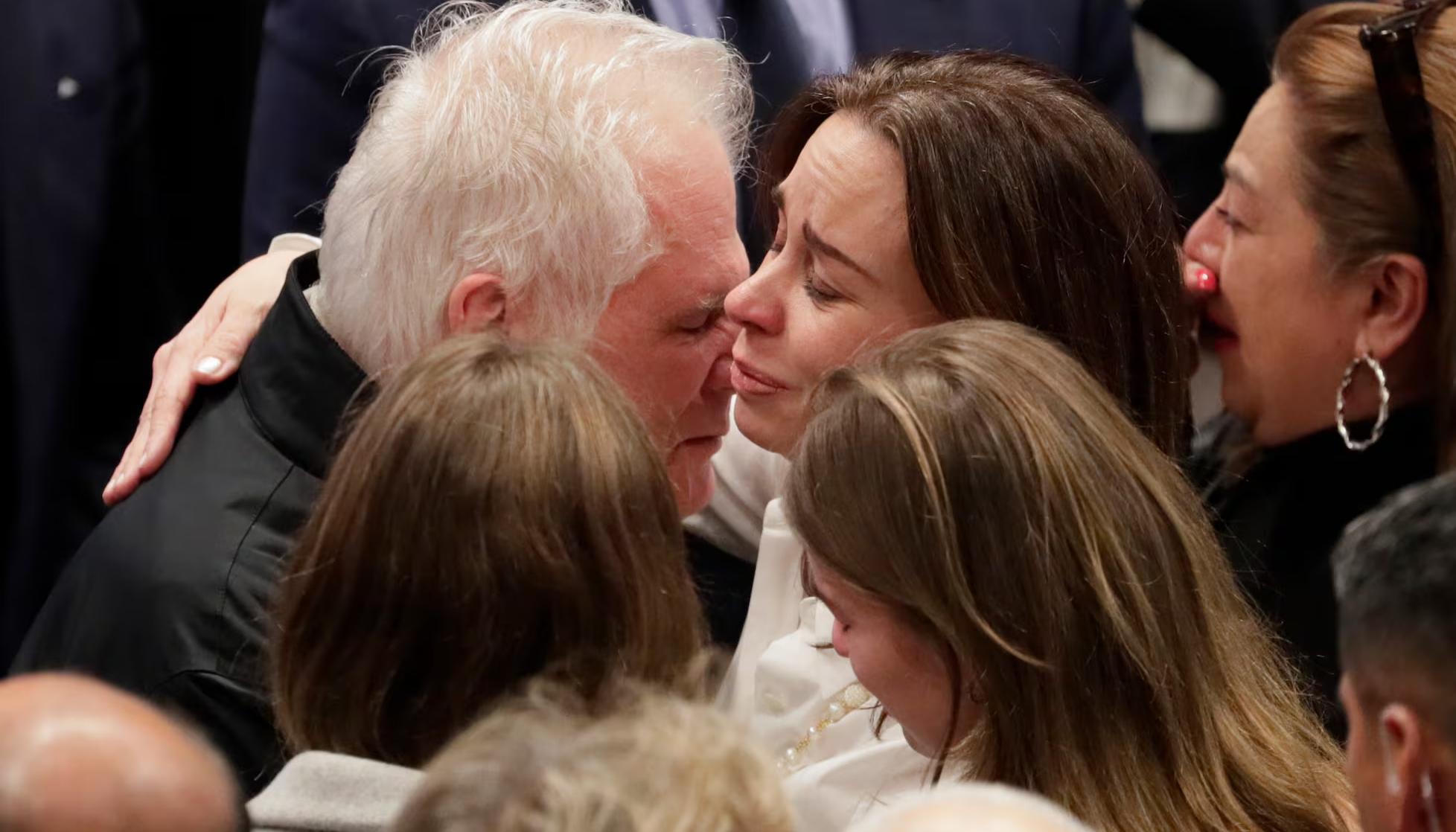 María Claudia Tarazona y su suegro Miguel Uribe Londoño