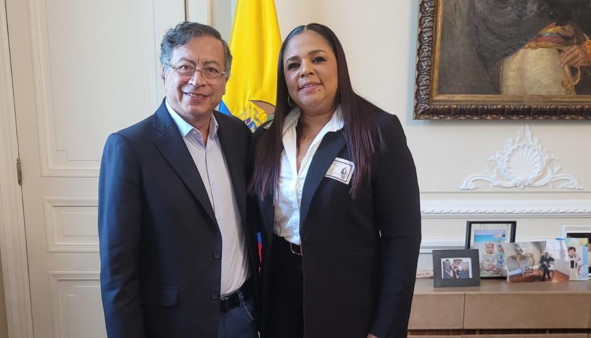 El Presidente Gustavo Petro y la gobernadora encargada del Magdalena, Ingris Padilla.