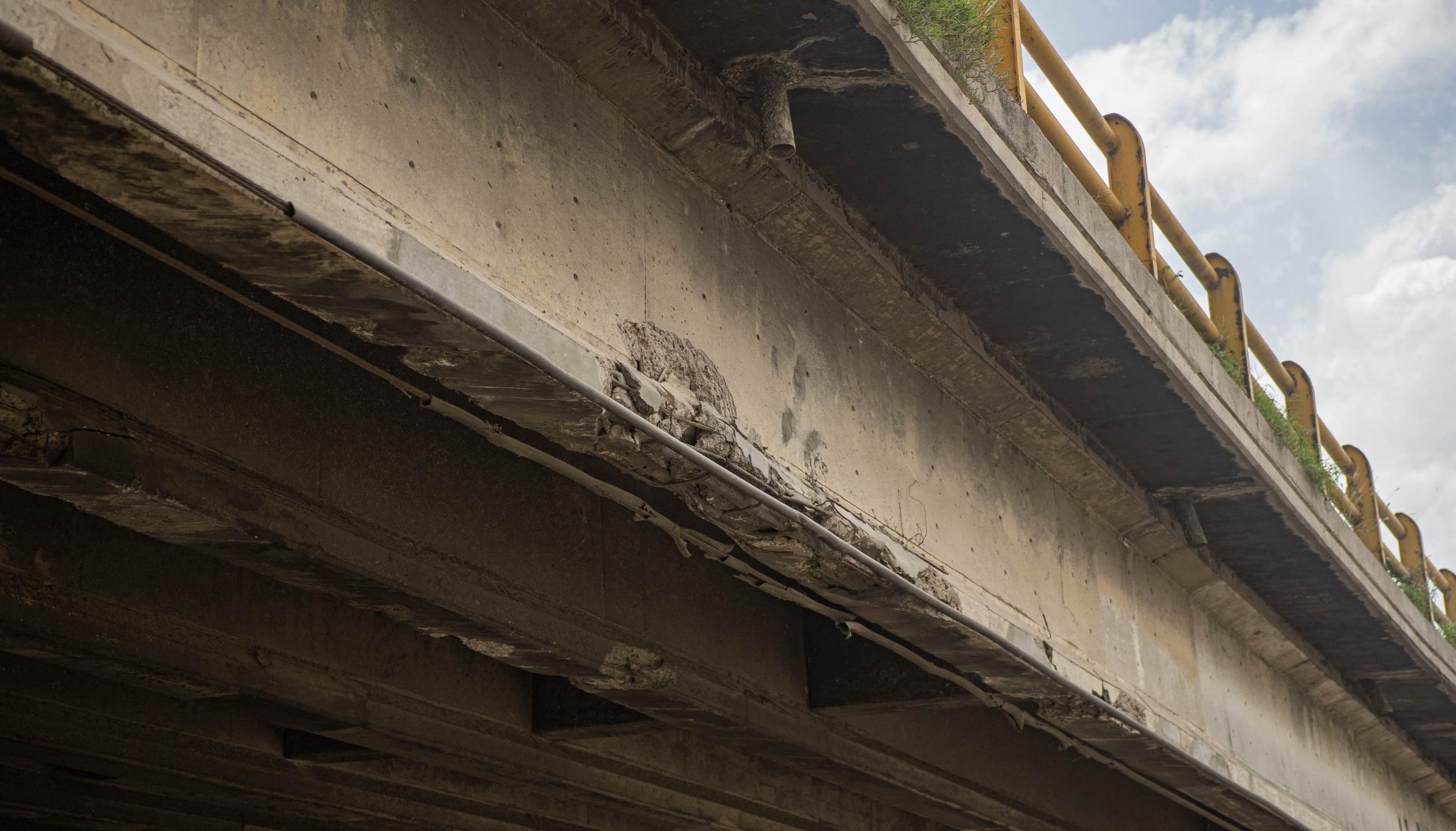 Deterioro del puente.