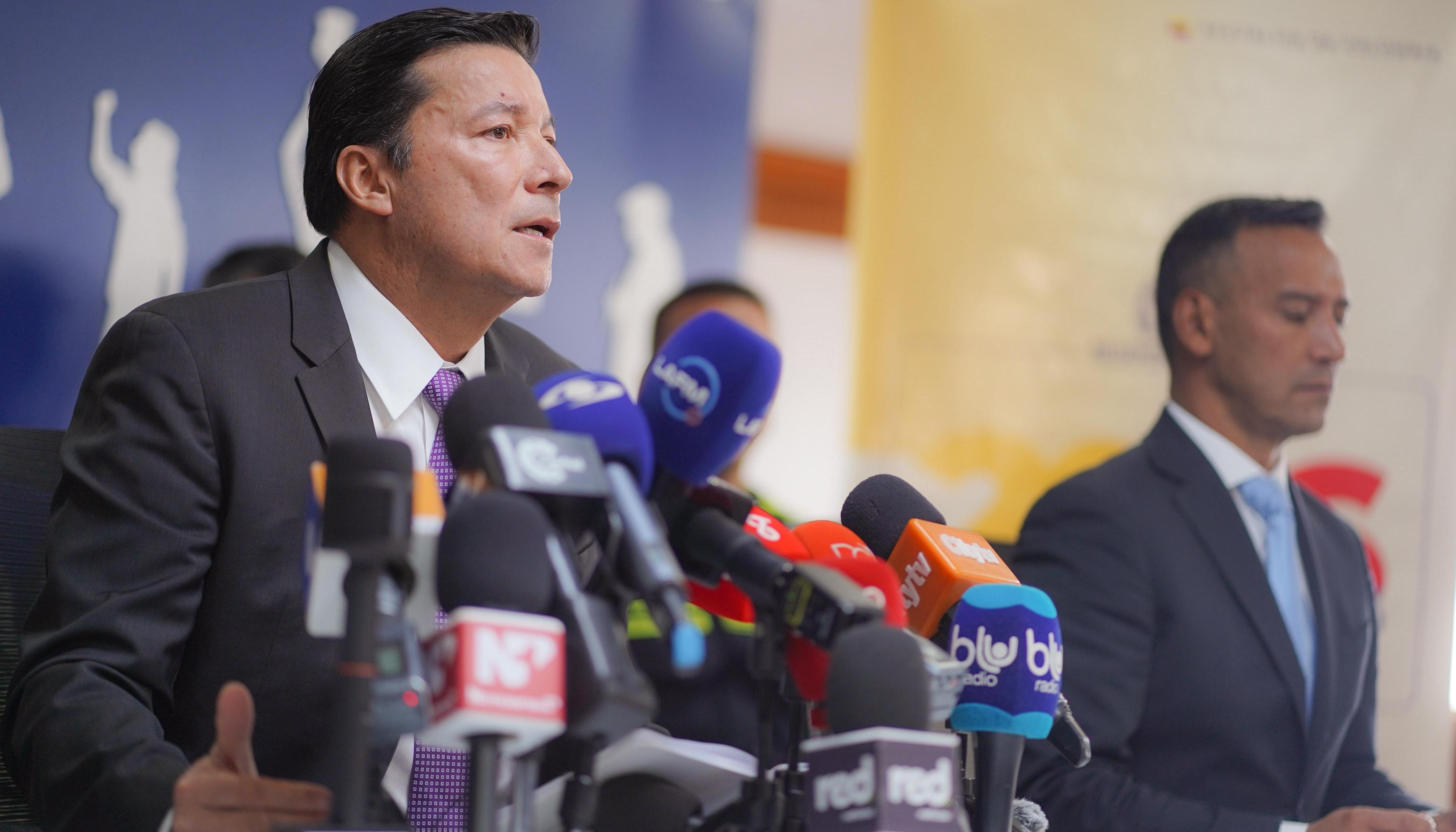 Registrador nacional Hernán Penagos y el ministro de Defensa, Pedro Sánchez. 