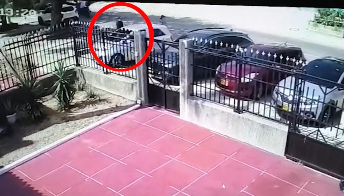 Momento en que se roban el vehículo. 